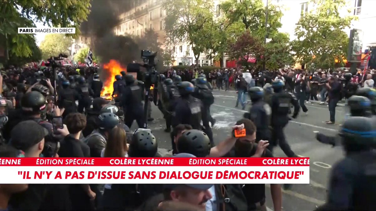 À Paris, la situation se tend avec un feu, des vitres cassées et des jets de projectiles Toute l'info est à retrouver sur