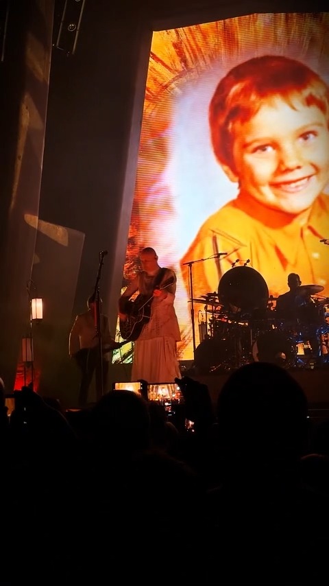 I’m not crying. You’re crying. “Disarm” live. THE RATS IN A CAGE TOUR: