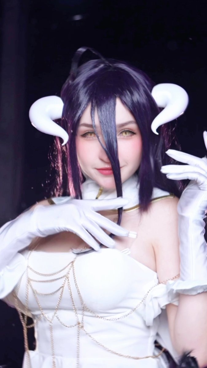 Mommy Albedo is here 😘