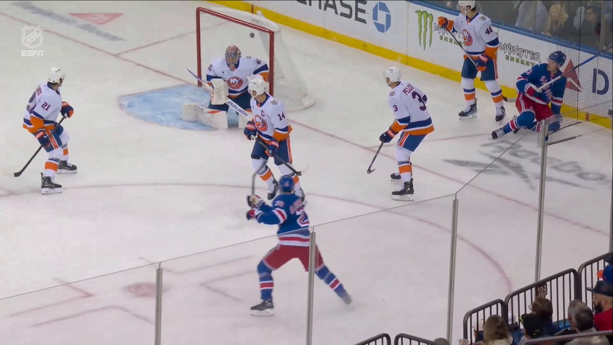 Blink and you'll miss it 👀☄️ The Rangers go up early over the Islanders on ESPN and the ESPN App 🔥