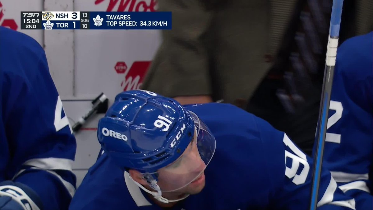 GAVIN MCKENNA HAS HIS FIRST NHL POINT 🙌 McKenna finds John Tavares who finishes it off for his first goal of the season and the rookie's first career point! #Leafs