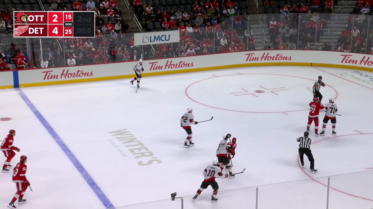 CHAOS UNFOLDS AT THE END OF THE SECOND PERIOD BETWEEN THE SENATORS AND RED WINGS 💥