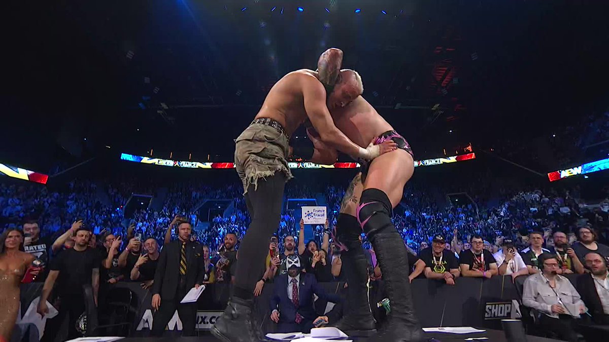 BRUTAL landing for the TNT Champion! 😖 Watch #AEWGrandSlam France on TBS + HBO Max!