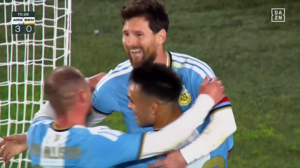 ついにキターーーーー! 🇦🇷メッシがPKを沈め歓喜の輪 ラストマッチでも1G2Aの大暴れ🔥 ⚽️メッシ代表引退試合 🆚アルゼンチン vs ベナン 📺#DAZN で独占ライブ配信中