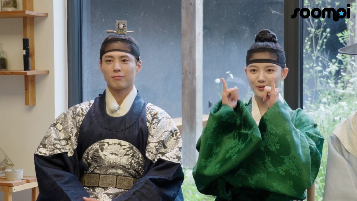 The "#LoveInTheMoonlight" cast shares a message about their 10th anniversary show "#LoveInTheMoonlightRedrawn"! Watch on Viki: #구르미그린달빛 #구르미다시그린달빛 #박보검 #김유정 #진영 #채수빈 #곽동연 박보검 곽동연