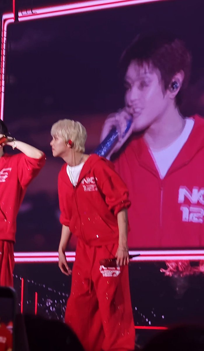 fancam tergemes yang aku temuin selama redline, beneran kek bocil yang seneng diajak main😭🤏🏻😭🤏🏻