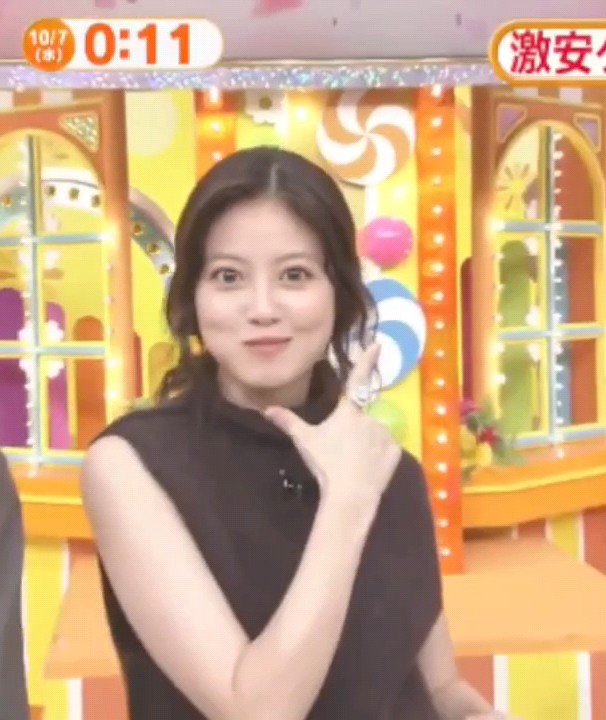 ヒルナンデスでヒーローっぽく食レポする美桜ちゃんとチャンウクさん面白くて可愛くて😭🤍食べたあとのくしゃっと笑顔、最高🫠 👩「カリカリふわふわだぜ」 👨「うなぎ、信じろ」 #今田美桜 #チチャンウク #メリーベリーラブ