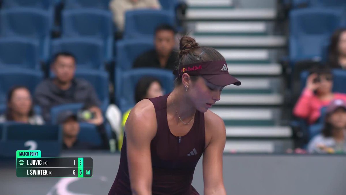 Iga advances โ
Iga ลwiฤ
tek caps off an incredible showing in Beijing against Jovic! #ChinaOpen