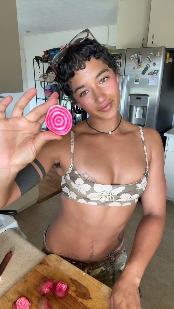 👩❤️💋👩💞🧚🏾♀️