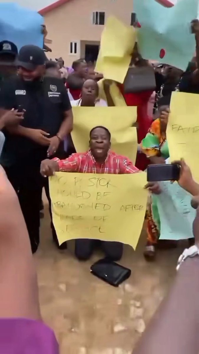 Members of Living Faith Church, aka Winners Chapel International, are reportedly @ngry over the removal of their Pastor and are appealing to Bishop David Oyedepo to reinstate him. 📹 humanrightsdefender_