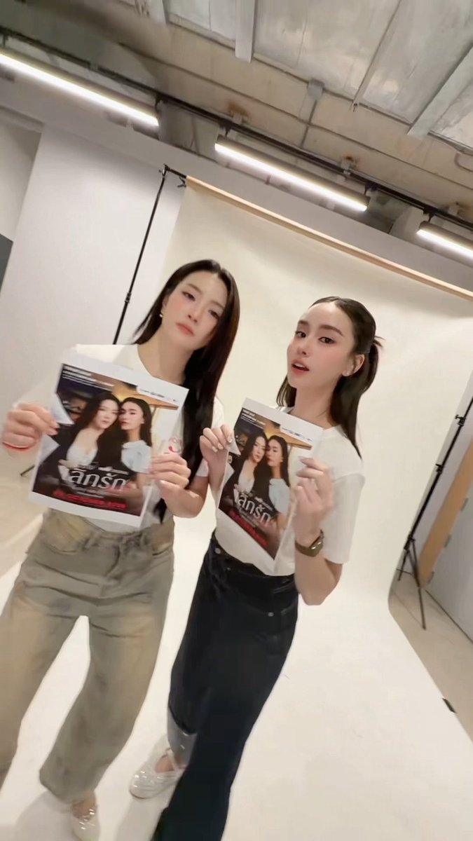 บอสฉัตรพาน้องนันท์มารับสมัคร “พนักงานรับชม” เริ่มงานวันที่ 22 ตุลาคม 2569 📍 Siam Pavalai Royal Grand Theatre เปิดรับสมัครพร้อมกัน! 🎫 10 ตุลาคม 2569 เวลา 11.09 น. 📍 #LoveOnHireTheseries #รับจ้างเลิกรัก #NorthStarEntertainment #WeTVth #WeTVOriginal #COPYABANGKOK #ginnynatnicha #aangelinaass #GinJay