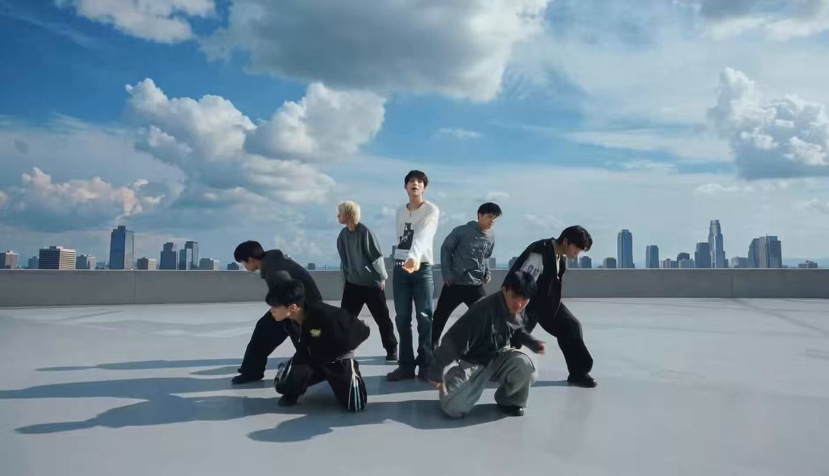 WE GOT THE “TWILIGHT” PERFORMANCE VIDEO!! THE CONCEPT IS SO FRESH AND EVAN WITH HIS BANGS DOWN LOOKS SO GOOD 😭🫶🏻