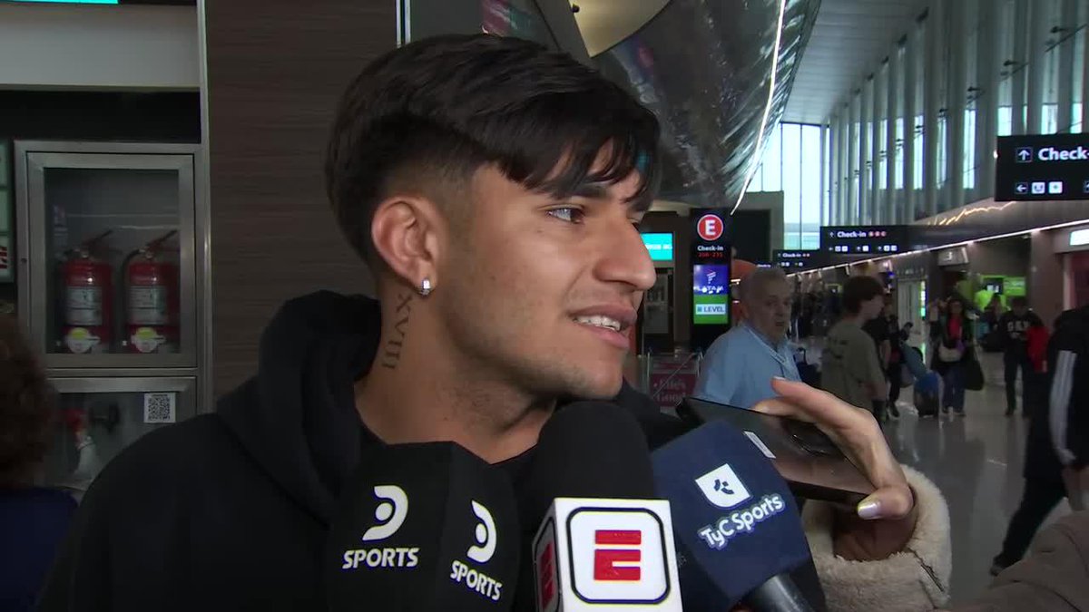 "ÉL QUIERE QUE LO TRATEMOS COMO UNO MÁS", dijo Santiago Castro al referirse a cómo es Lionel Messi como persona. ❤️
