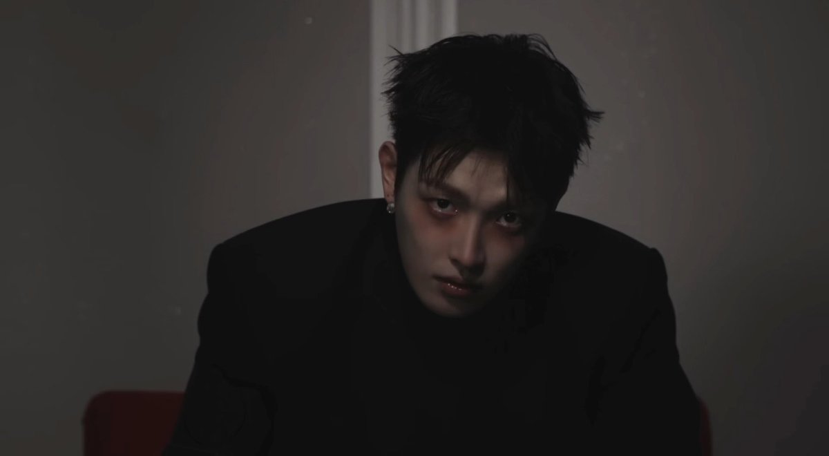 I replaced the audio on the concept trailer from last cb so I can listen to the new golden hour part 6 audio over and over without watching ai 🥹 I love this instrumental so much already