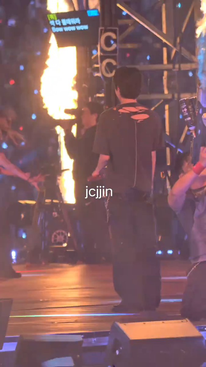 Jin doing a cartwheel during his dance challenge with a dancer 😭 (Bogota D2)