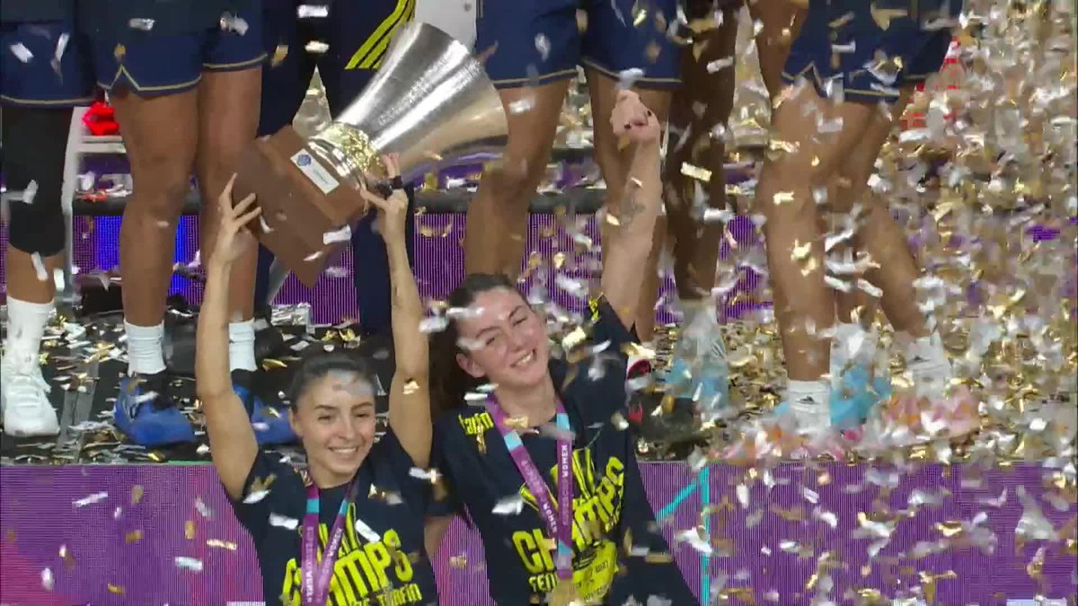 Fener claim the first trophy of the season! 🏆💛💙 #EuroLeagueWomen x Fenerbahçe Tarfin Erkek Basketbol