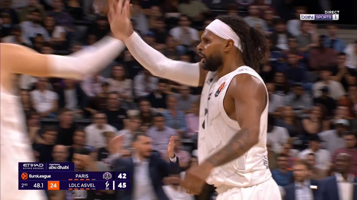 🥶 Quelle séquence de l'ASVEL qui passe devant le Paris Basket et pose la clim' à l'Adidas Arena !