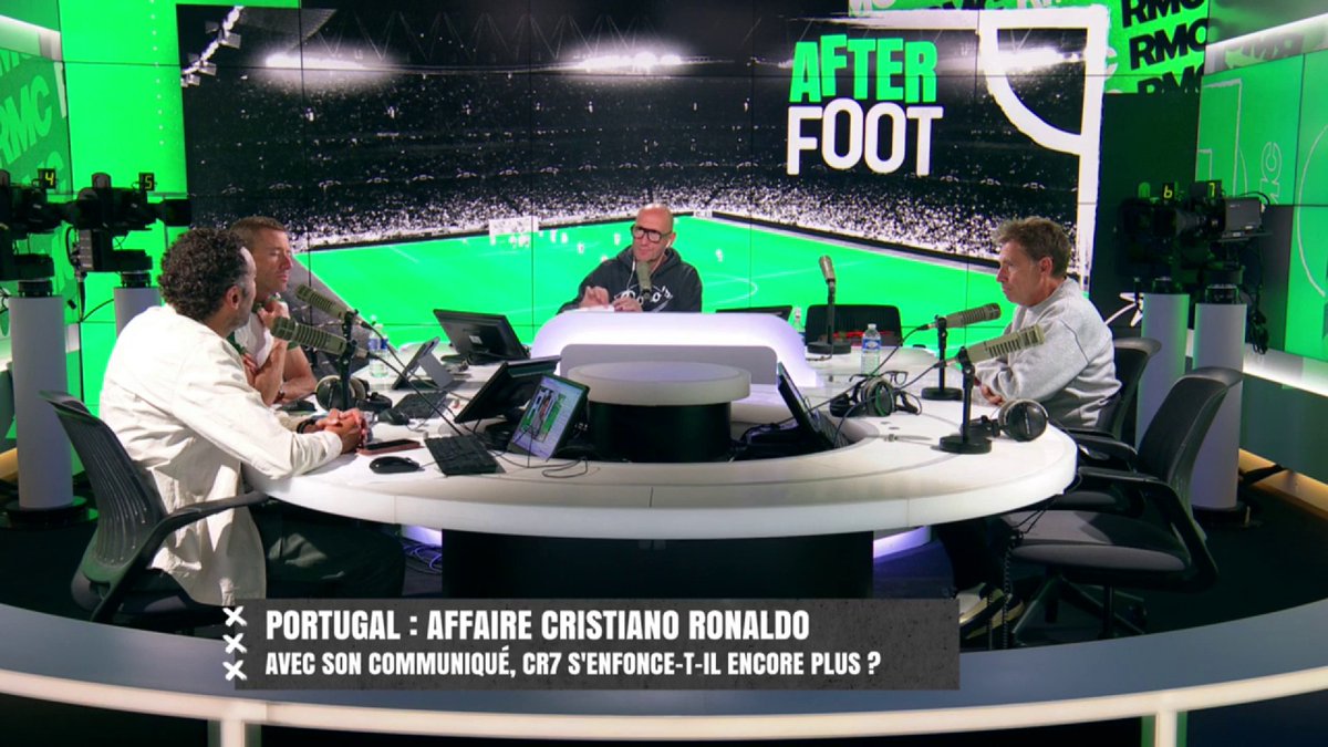 🇵🇹 Avec son communiqué, CR7 s’enfonce-t-il ? Daniel Riolo, Florent Gautreau et Kevin Diaz sont unanimes... Flo Gautreau : "En communiquant tout cela, la séquence sur la réunion et les éléments de langage, il ne se rend pas compte à quel point c'est néfaste pour lui... En ayant sorti Ronaldo de cet effectif, Jorge Jesus a fait le plus dur pour la sélection. Ça serait se remettre un énorme boulet au pied de le réintégrer."