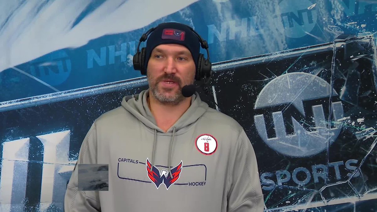Ovi talked to the boys about his decision to retire this season and Biz had to ask about how he drinks soda during the game 😂8️⃣