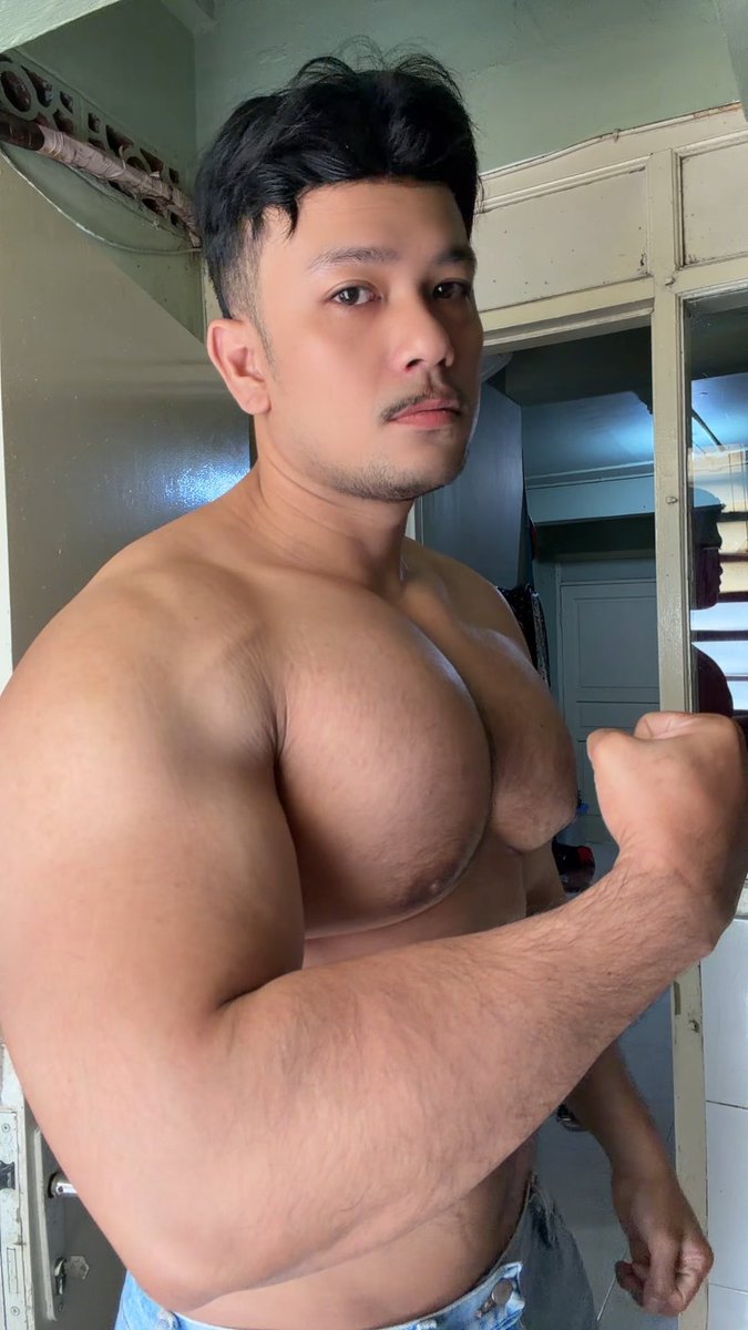 Bodycheck! Sorry nge-spam! Wkwk
