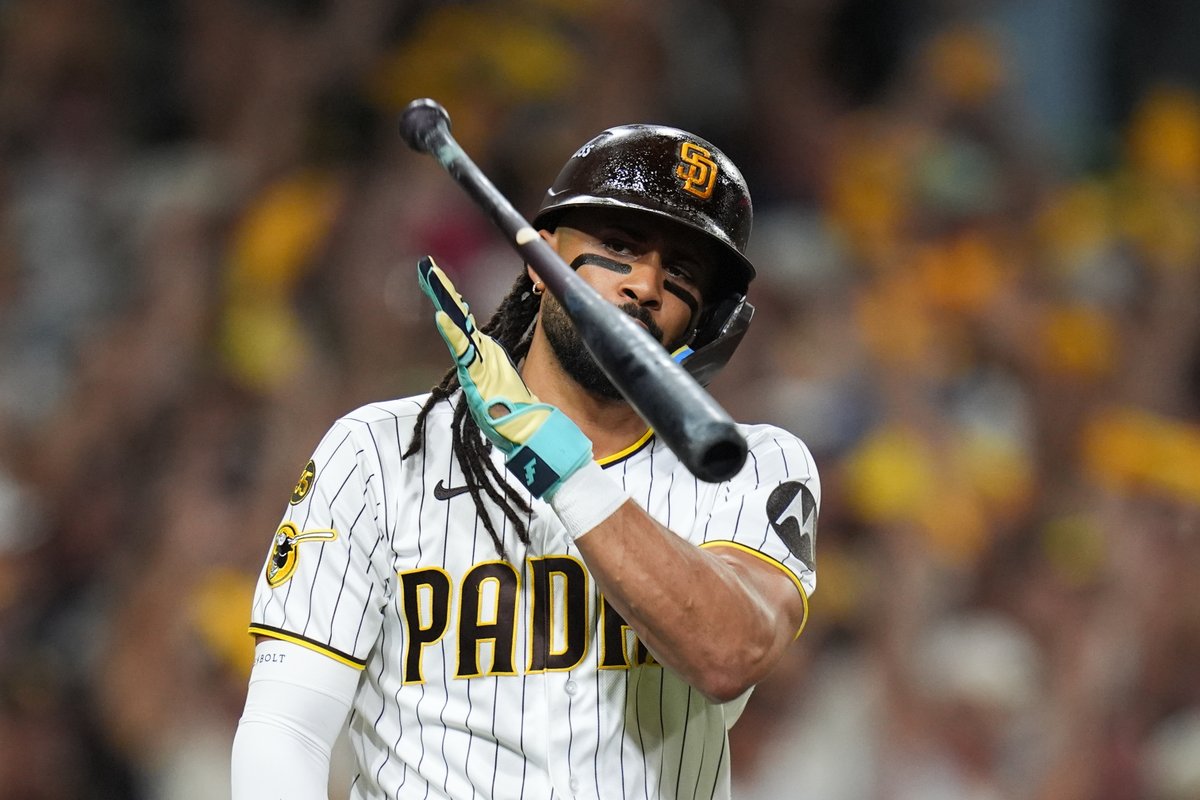 FERNANDO TATIS JR. GOES DEEP!