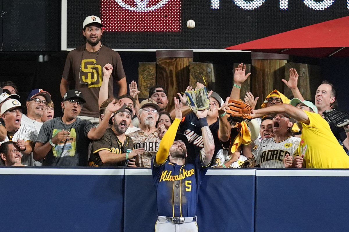 GARRETT MITCHELL TAKES AWAY A GAME-TYING HOME RUN 🤯