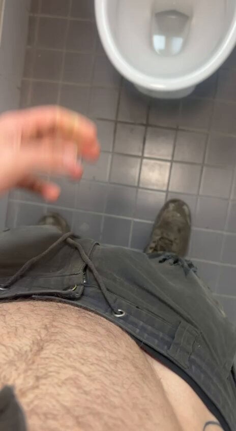 Had to take a piss break at work, who wishes there mouth was my toilet? Diamond Top Alpha Males Toey Rage Addict |₵Å$H MÅ$T€R_UPDÅT€$ 🇺🇸|40K|