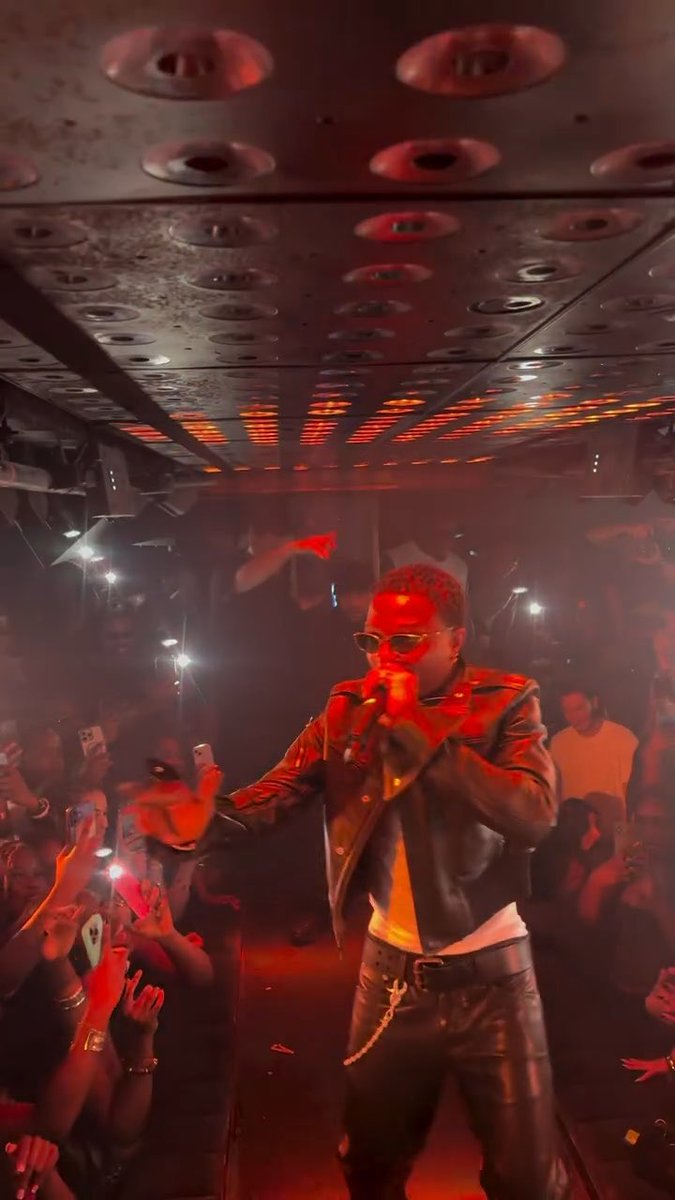Wizkid Performing “Come Closer” 🔥 🦅