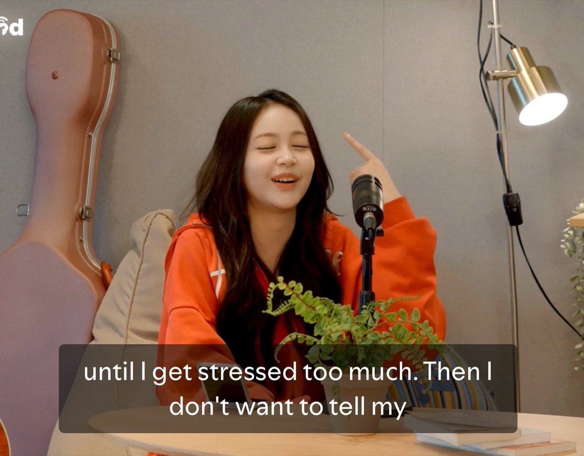 😭😭😭😭 plis aku mewek liat perjuangan trainee Carmen LATIHAN JAM 7 pagi sampai 4 pagi terus pulang pakai bus sendirian ke dorm 😭 untuk semuanya please watch this podcast and you literally can know how hard it is.. 🌴 : Waktu pertama kali datang, aku masuk ke line unnie di lineup 🌴 : Mereka sangat berbakat. Mereka benar-benar punya kemampuan menari dan menyanyi yang bagus. 🌴 : Jadi aku merasa sangat insecure…seperti, 'Ya Tuhan, apa aku harus melakukan ini? 🌴: Makanya ak berpikir saat aku masih jadi trainee, aku benar-benar berlatih lebih keras dari trainee lainnya. 🌴🧁 : Jam kerja itu..jam11:30. Jam 10:30? Kadang jam 9:30. Itu sangat sering berubah. 🌴 : tapi aku selalu datang jam 7 pagi. 🌴 : Jam 7 pagi sampai jam 4 pagi. Aku benar-benar naik bus sendiria 🌴 : Sendirian, pulang ke (asrama) lalu langsung kembali ke agensi lagi. Aku benar-benar melakukannya setiap hari. 🌴 : sampai aku jadi terlalu stres. Tapi aku tidak mau memberitahu orang tuaku karena mereka akan sangat khawatir. Makanya aku cuma bilang 'Aku baik-baik saja, aku tidak apa-apa', padahal aku tidak baik-baik saja. 🧁 : Aku tahu. Makanya aku selalu bilang padamu, waktu kamu bilang kamu baik-baik saja, aku tahu kamu sedang tidak baik-baik saja. PLEASE LOVE HER 😭😭😭.. dari jam 7 pagi sampe jam 4 pagi latihan terus pulang bus sendirian.. bayangin sendirian di Korea sebagai foreigner 😭😭😭..MEWEKKKKK