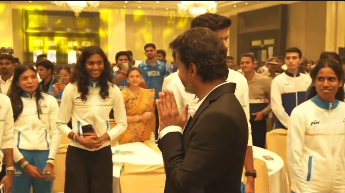 CM Vijay honouring the athletes 🤝