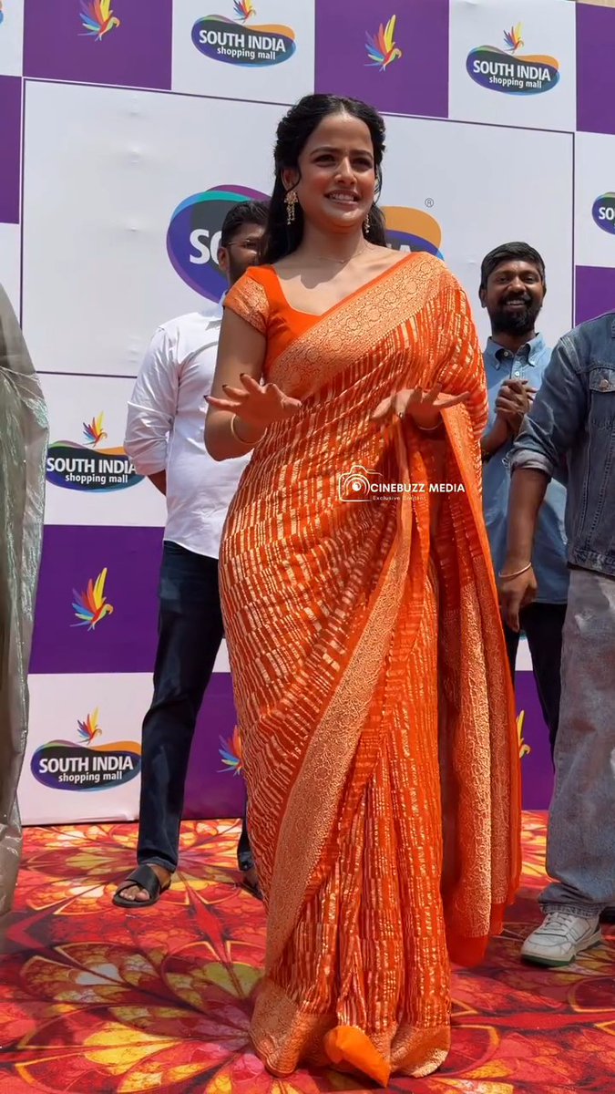 Vaishnavi Chaitanya at the South India Shopping Mall grand opening in Bachupally ✨🧡📹 #Vaishnavi #VaishnaviChaitanya