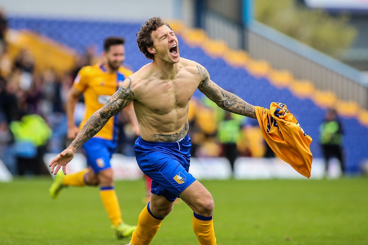 ⏮️ #ThrowbackThursday 🍿 🎥 #OTD 🔟 years ago, Darius Henderson nets in the 94th minute to seal a 3-1 win over Notts County 😍 #Stags 🟡🔵