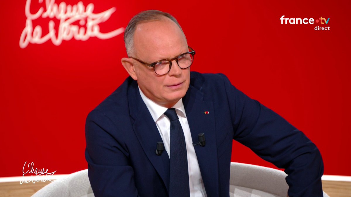 🔴 "Le 7-Octobre a été une opération terroriste, guerrière (...) La réponse de l'Etat d'Israël à cet acte scandaleux est un carnage effroyable", juge Édouard Philippe, qui refuse d'utiliser le terme de "génocide". #HeuredeVérité