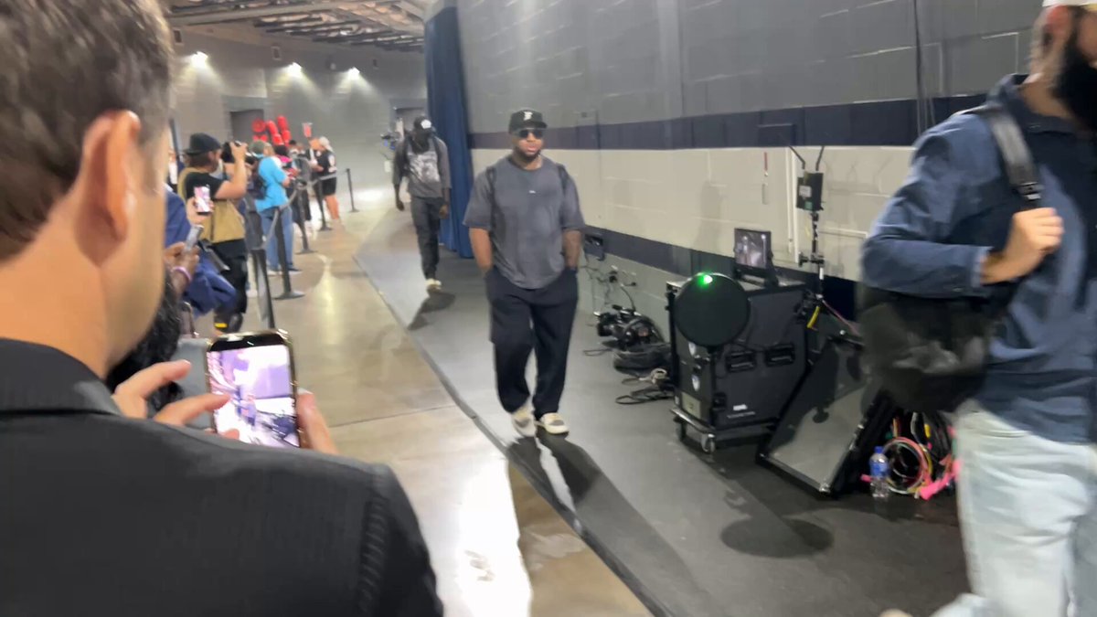 Joey Porter Jr. is at AT&amp;T Stadium for his first game as a Cowboy.