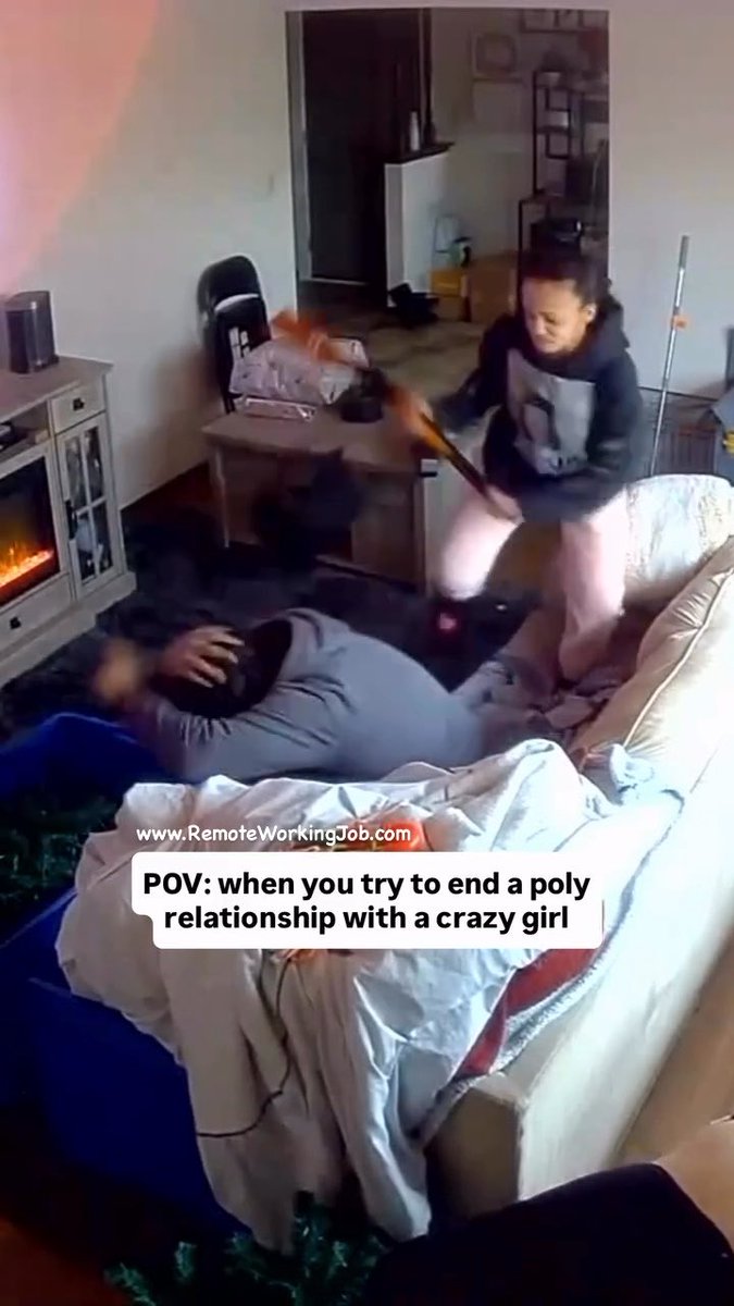 He tried to break things off with his poly girlfriend…she wasnt having it 😳