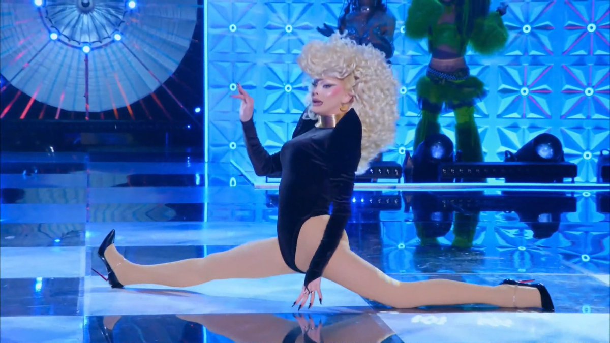 what the fuck is anita doing 😭. #DragRaceUK