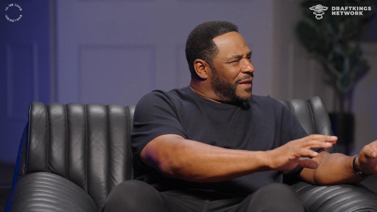Jerome Bettis had NEVER played tailback until his junior year at Notre Dame. He became a Top-10 pick 🤯 “I told Coach Holtz, ‘I don’t even know the plays.’ He says, ‘The greatest thing is you’ve got ONE WEEK to learn.’” “That one week I learned how to play tailback… I had like 150 yards rushing in that game.” “I ran a 4.52 at the NFL Combine at 250 pounds... The Rams drafted me with the 10th pick.”