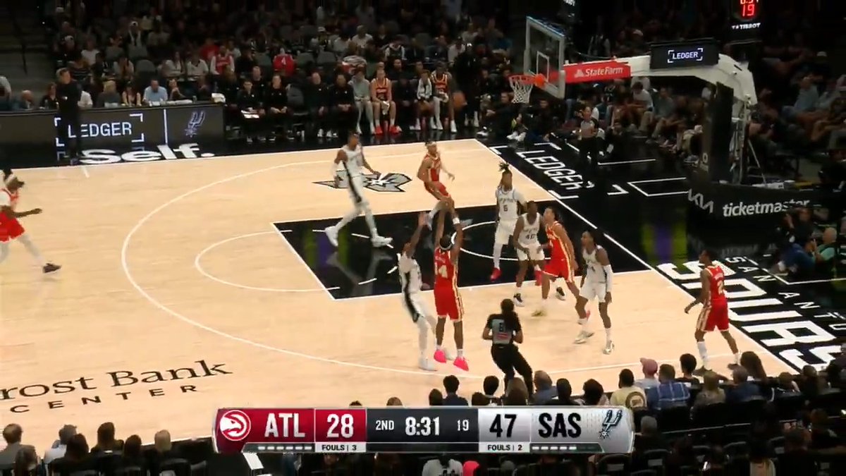 Asa nothing but net on his first touch of the game 💦