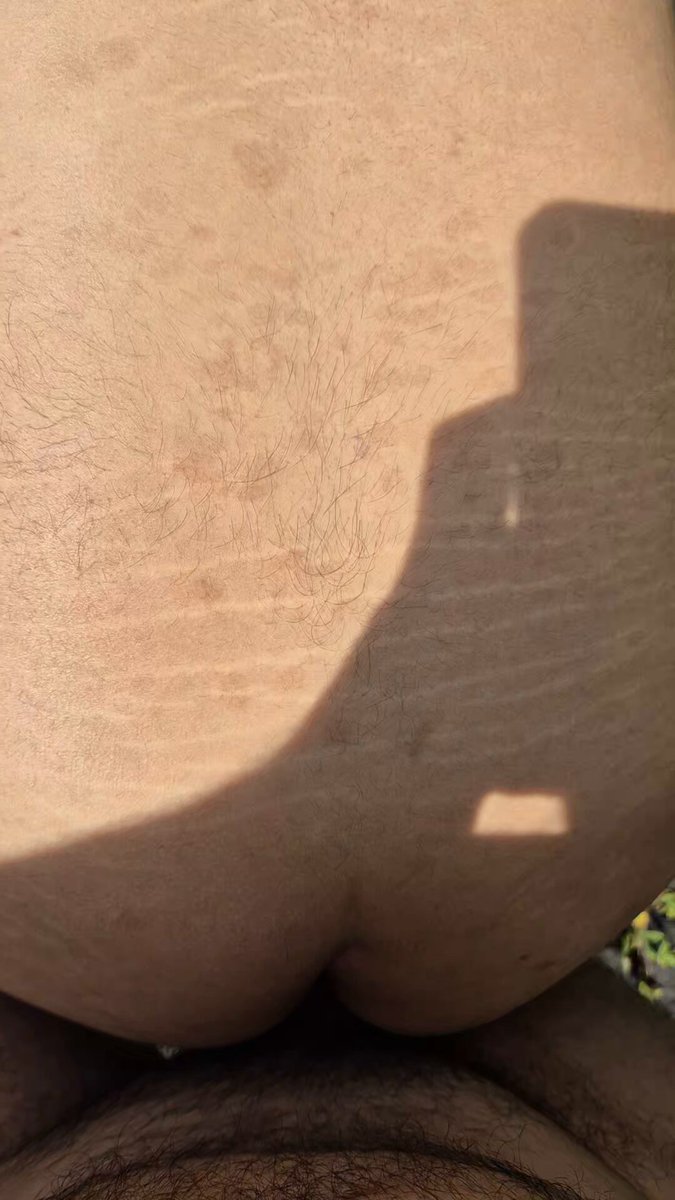 CAMINO VERDE DE CU CAMINOVERDECU No hay nada más rico que follar en la naturaleza. Un fragmento de lo rico que cogimos desnudos Draco Dragomir enmedio del mar de lava Delicioso y recomiendo 100% #caminoverde #caminoverdedecu #cruising #culotragon #bareback #sexoapelo