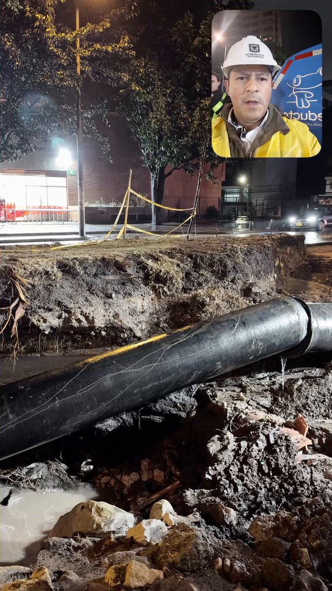 Informamos a la ciudadanía que el IDU, personal del contratista de obra, Movilidad Bogotá y Acueducto de Bogotá atienden la emergencia por la afectación de una tubería en la carrera Séptima con calle 123. La válvula ya fue cerrada y comenzaron de inmediato los trabajos de reparación del desempate de la tubería. Los daños ocasionados por causa de este incidente serán reparados por el contratista de obra. Se dispondrán de carrotanques para suministrar el servicio de agua en los sectores afectados mientras se adelanta la reparación. Se calcula que la tubería será reparada mañana viernes antes de mediodía.