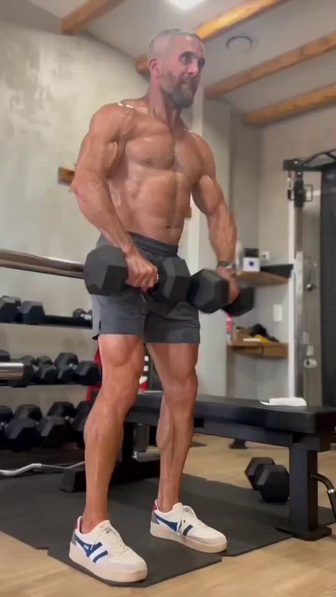 4 Dumbbell Moves For Sculpted Shoulders