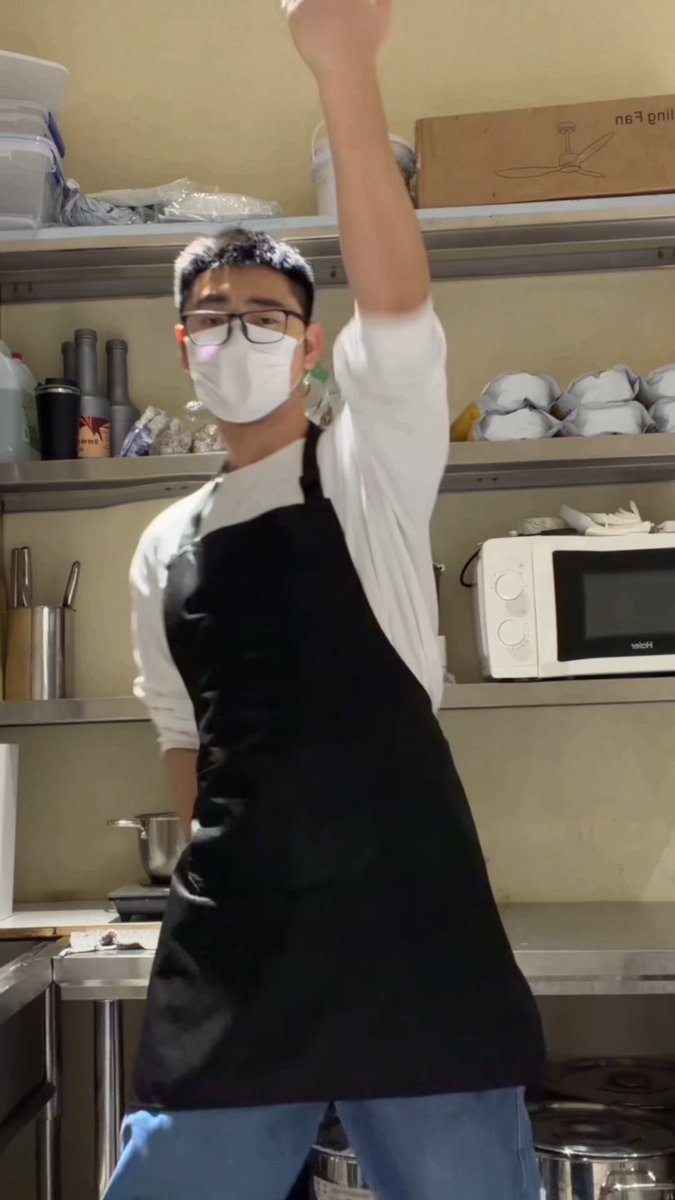 哥很强，要不要跟哥一起开个黑