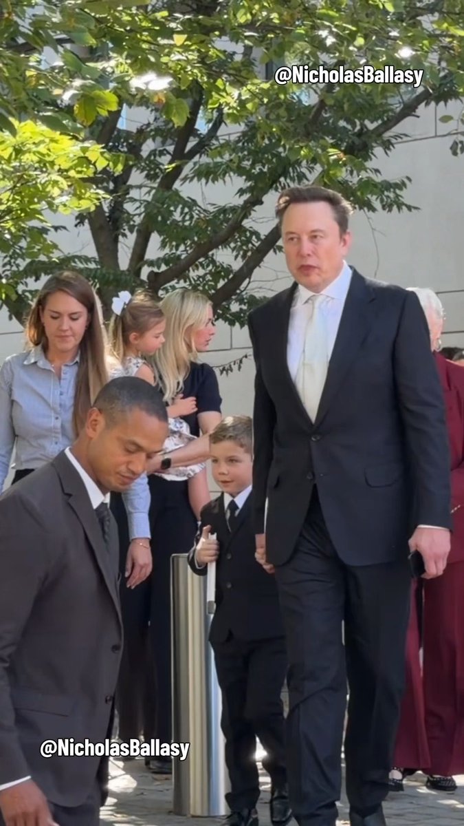 CEO of Tesla and SpaceX @ElonMusk was seen with his son Lil X and his mother @MayeMusk after President Trump presented him with the National Medal of Science, which is America's highest honor for scientific achievement