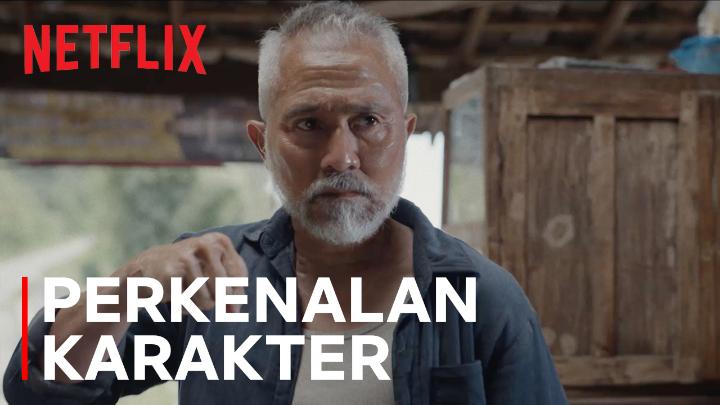 Eyang bukan sembarang eyang. Sekali turun tangan, semua lawan langsung dibikin tumbang! Tonton aksi Eyang Hari di film Serangan Balik, tayang 12 November di Netflix 💥