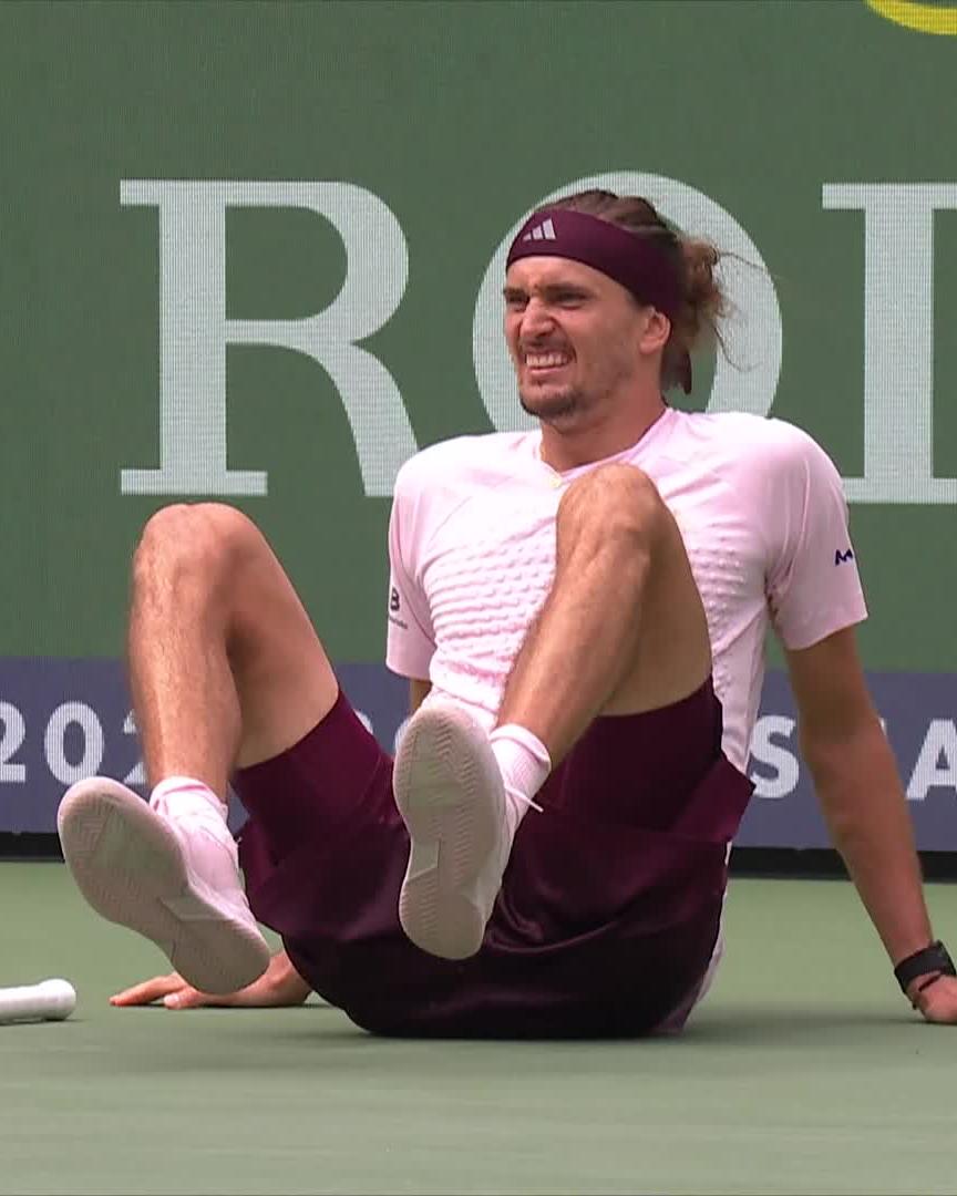 Zverev went down 😬 An injury scare but thankfully all good for Sascha! 🙏 #RolexShanghaiMasters
