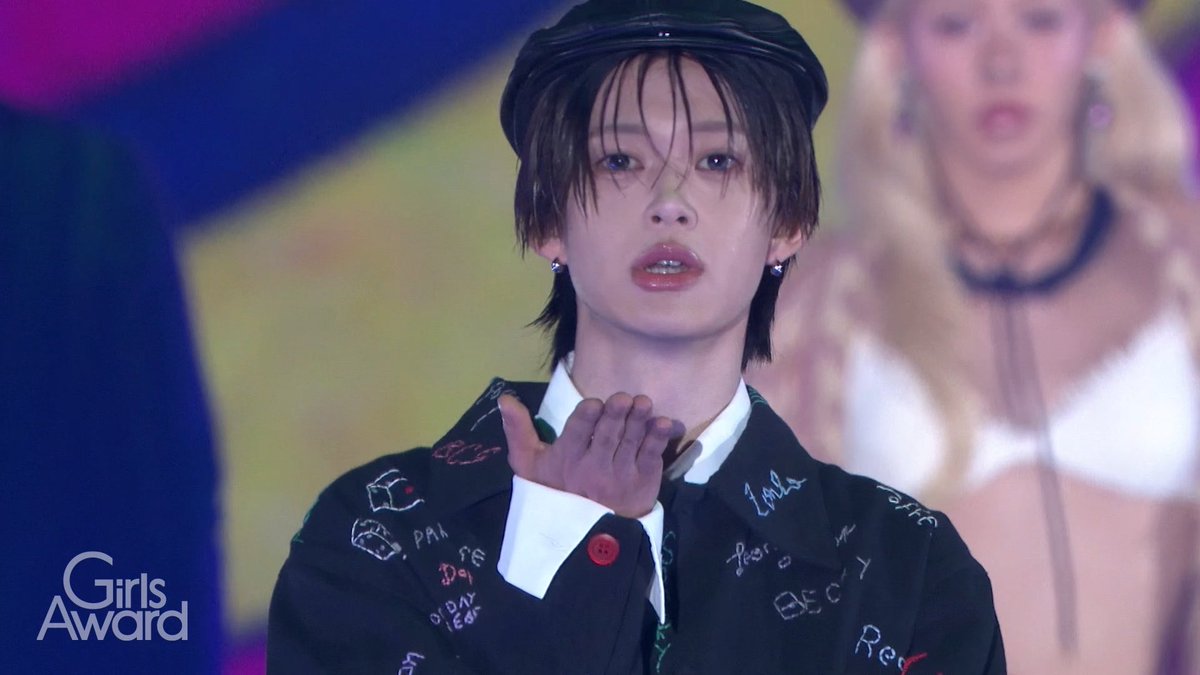📣ノーカットでランウェイをお届け👀✨ #ガルアワ2026AW PLAYBACK📽️ ／ 小川史記(BUDDiiS) 小川 史記(BUDDiiS)＆STAFF BUDDiiS.official ＼ GRAPEFRUIT MOON STAGE GRAPEFRUIT MOON ONLINESHOP フォローして、出演者オフショットをチェックしてね📲🩷 ─────── 次回 #ガルアワ2027SS 🌈✨ 4月29日(木･祝)代々木第一体育館にて開催🪩♡