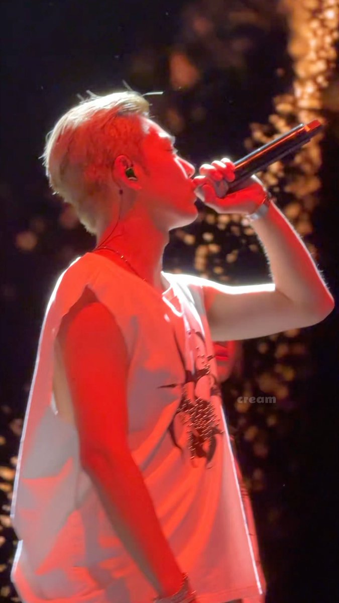 261008 Serenades & Body Rolls in Berlin Backseat #률 #RYUL #롱샷 #LNGSHOT