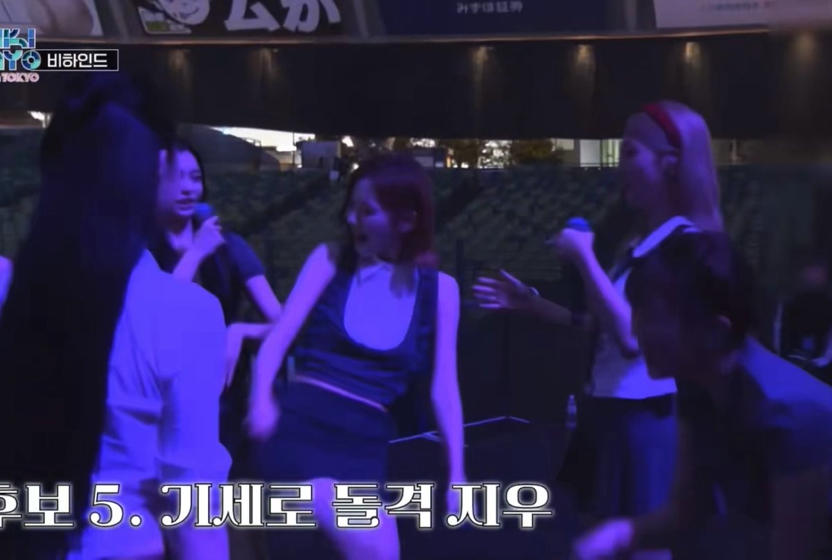 GUA SHOCK BANGET LIAT LINE 06 INI 😭😭😭😭… Carmen Jiwoo woi 😭😭 kepikiran gaya dari sapa 😭😭😭