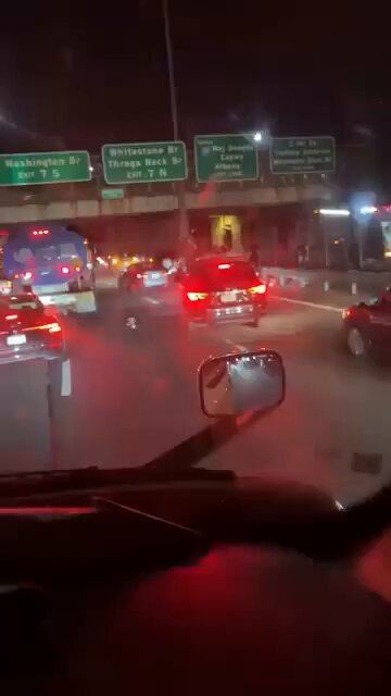 Ponte el pinche casco...ahh si se lo puso y de todas maneras se lo cargo la verga.🤦🏾 #ChimpancésMotorizados