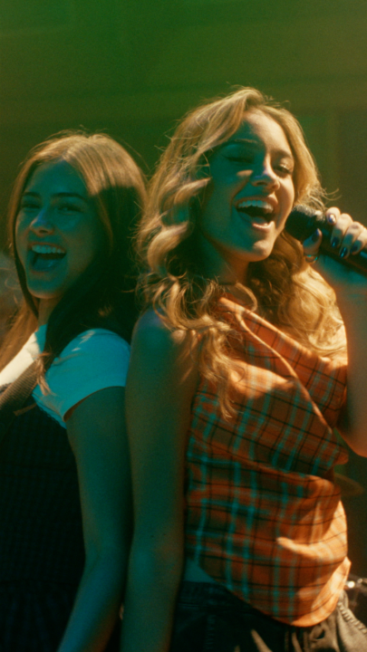 We have a feeling everyone will remember their names! 🎶 All episodes of #LockerDiaries: Camp Rock are available now on Disney+.